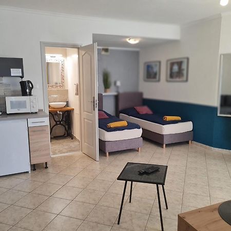 Csever Apartman Tata Exterior photo